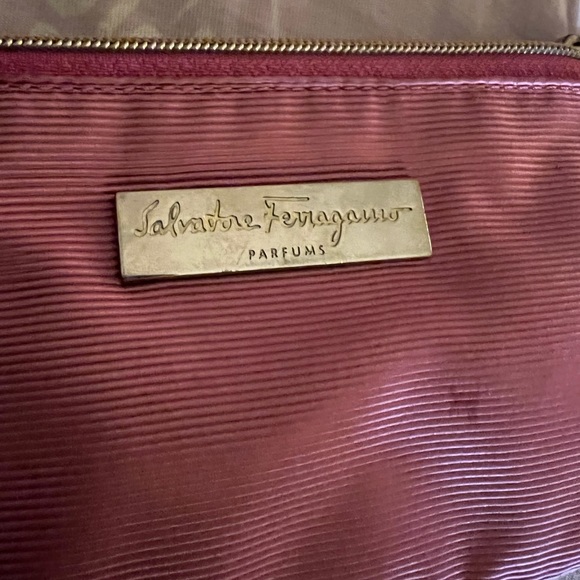 Salvatore Ferragamo wristlet - Picture 2 of 8